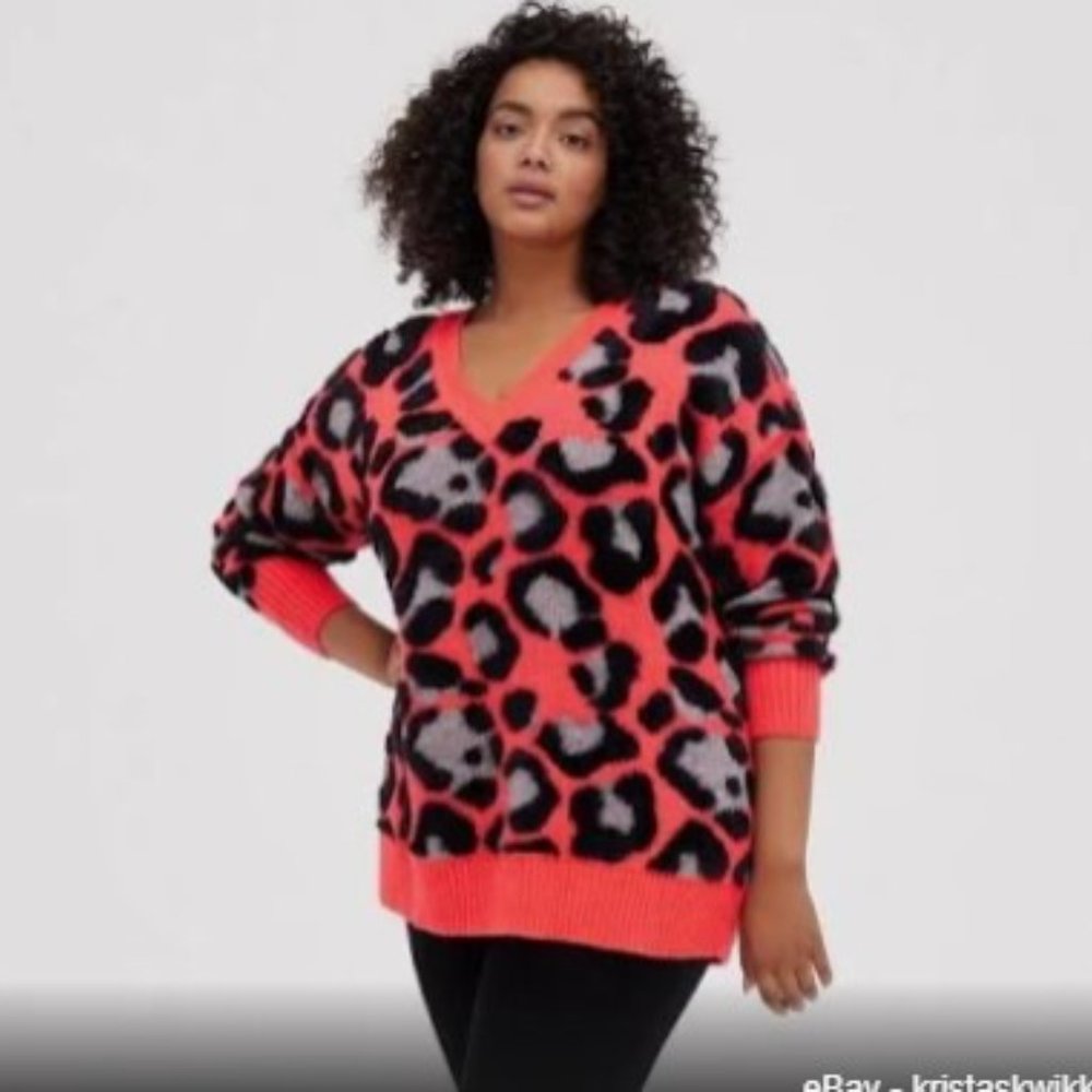 Torrid size 4 Pink and black Cheetah Sweater NWOT